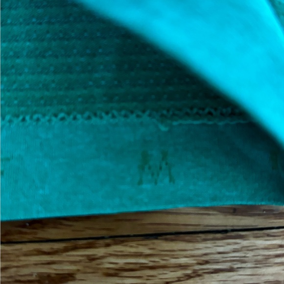 Lululemon Men’s Metal Tech V-Neck Short Sleeve Shirt - Medium - Picture 4 of 9